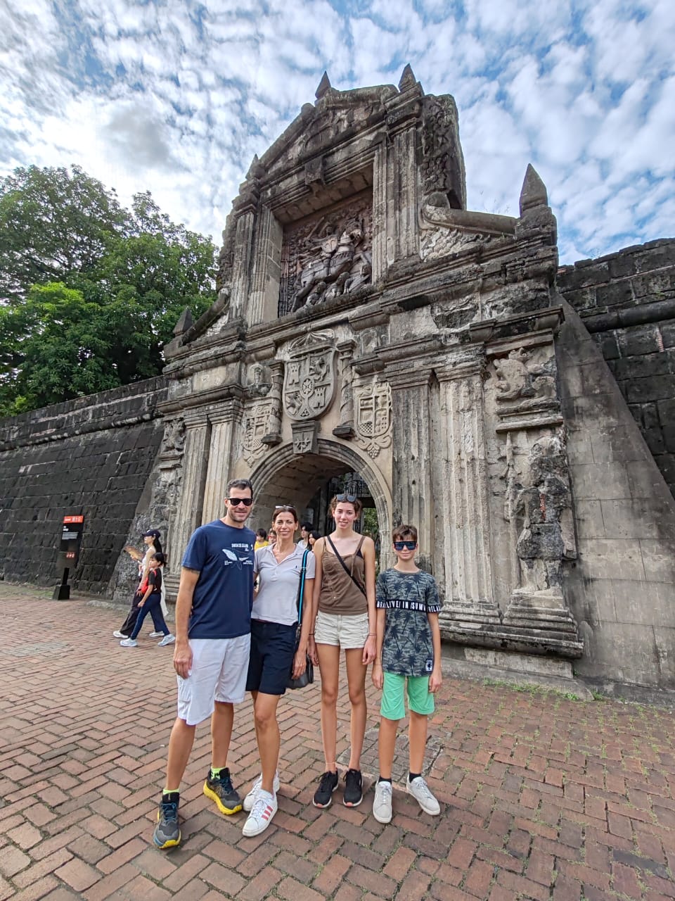 Discover Manila: Explore the City's Rich History & Culture